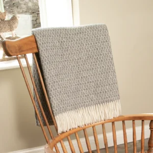 Grey Wool Blanket Hoop Pattern