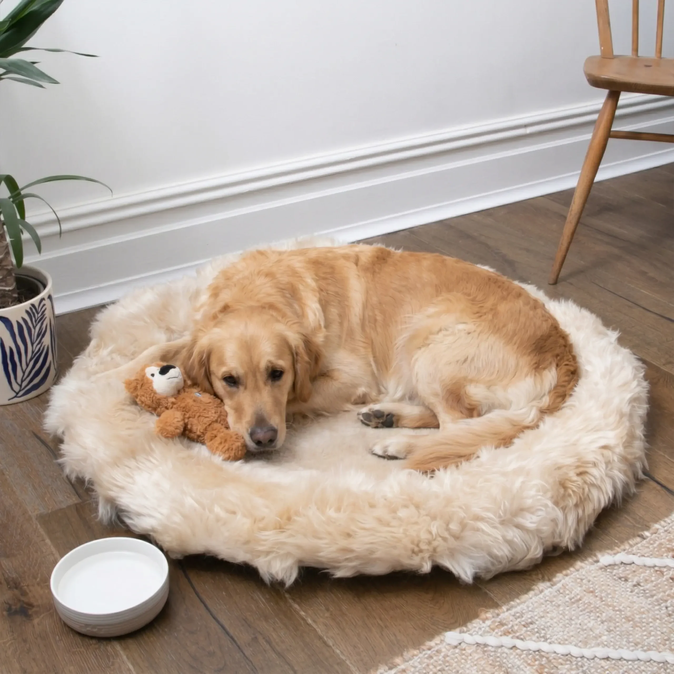Large Sheepskin Pet Bed - 90cm - Image 2